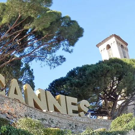Les Romarins Apartment *